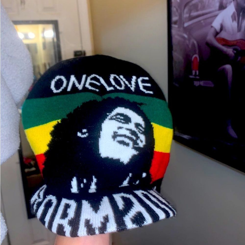 NWOT Bob Marley One Love Beanie unisex